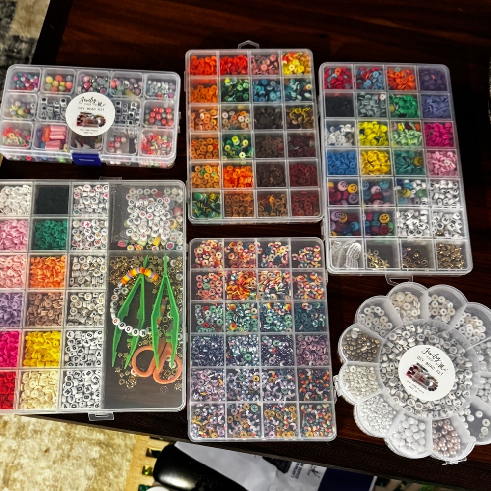 Large Lot of beads from Jewelry Made by Me & other kits. Includes containers.